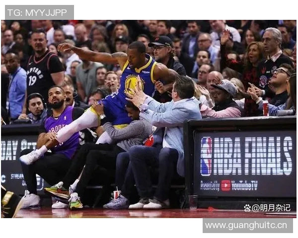 詹姆斯与斯波共同探讨现代篮球的节奏与空间的重要性