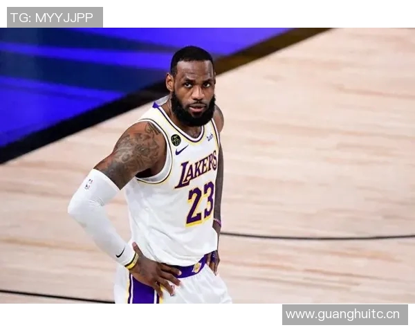 詹姆斯谈斯玛特大场面经验强调继续为卢卡树立榜样并学习 詹姆斯谈斯玛特大场面经验强调继续为卢卡树立榜样并学习