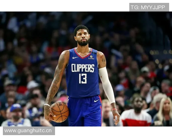 攻防兼备的保罗乔治半场表现出色贡献12分2板2助3断1帽