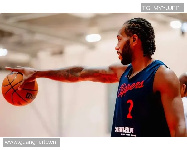 哈登称小卡夏季苦练展现侵略性已恢复赛季最佳状态