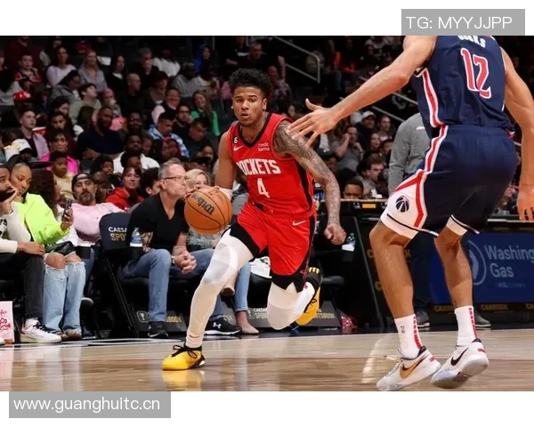 马威与杰伦格林缺席对湖人季前赛布克预计将参与比赛