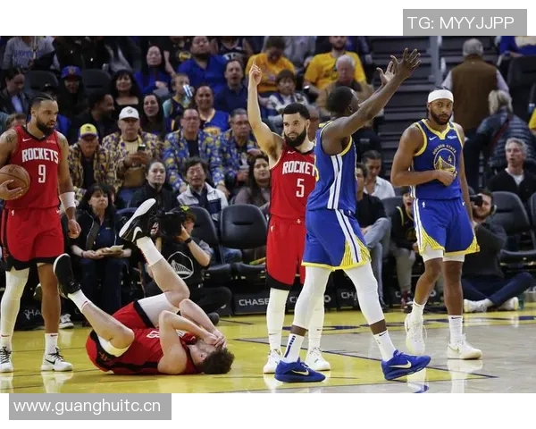 狄龙布鲁克斯勇猛表现24投10中砍下全队最高25分正负值加8助力球队胜利