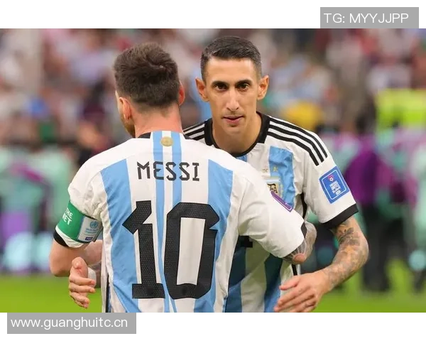 桑坦德主帅无奈感叹梅西左右脚皆能破门训练成果未能奏效 桑坦德主帅无奈感叹梅西左右脚皆能破门训练成果未能奏效