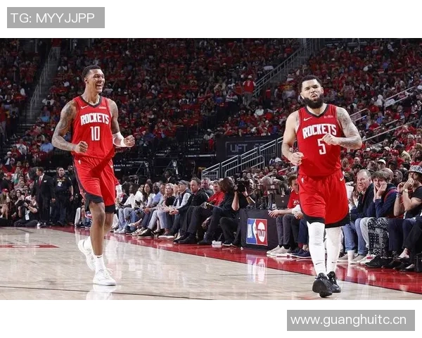 范弗里特谈火箭进攻效率超预期表达对球队现状的满意与惊喜 范弗里特谈火箭进攻效率超预期表达对球队现状的满意与惊喜