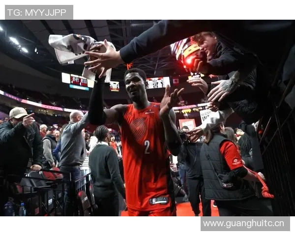 艾顿期待与东詹共同训练表示已做好充分准备静待机会到来 艾顿期待与东詹共同训练表示已做好充分准备静待机会到来