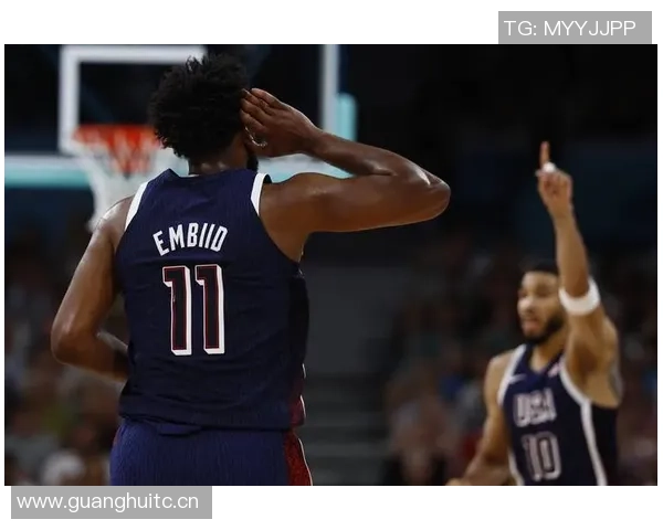 曼恩首节火力全开独得10分半场高效6中5贡献14分3板表现出色