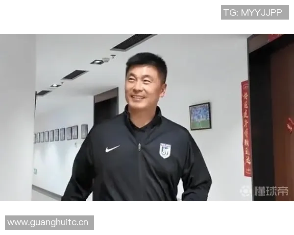 李国旭透露接到电话邀请竞聘国足主帅职位的背后故事与心路历程