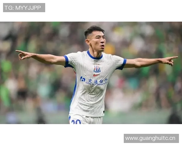 于汉超退役后以训练员身份重返国家队开启新篇章 于汉超退役后以训练员身份重返国家队开启新篇章