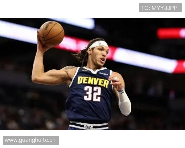 掘金半场小幅领先国王约基奇表现出色戈登贡献12分威少状态低迷三分球未能命中 掘金半场小幅领先国王约基奇表现出色戈登贡献12分威少状态低迷三分球未能命中