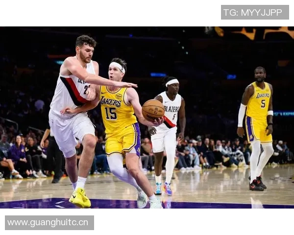 艾顿谈换防表现：教练信任让我自信队友支援让我感到自在