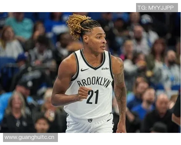 克洛尼首节表现惊艳4投3中砍下12分2篮板引领球队攻势